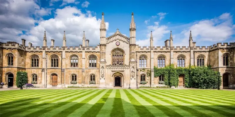 Cambridge Üniversitesi