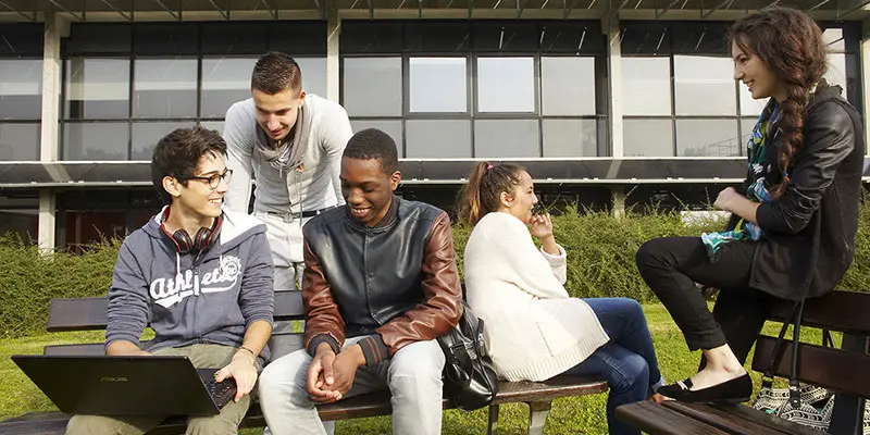 Paris-Saclay Üniversitesi
