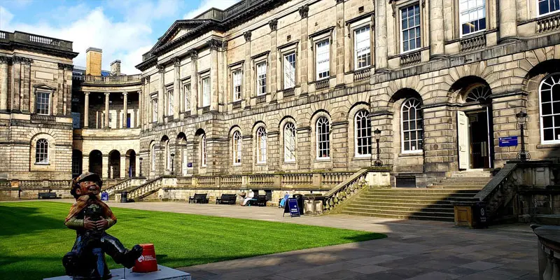 Edinburgh Üniversitesi