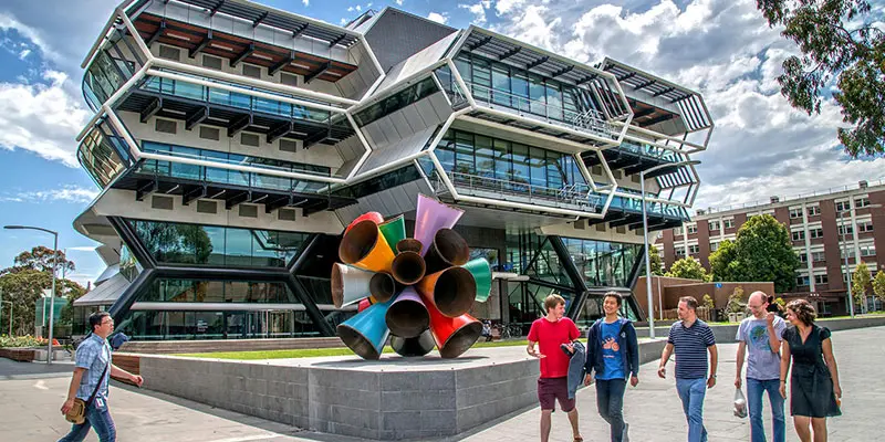 Monash Üniversitesi
