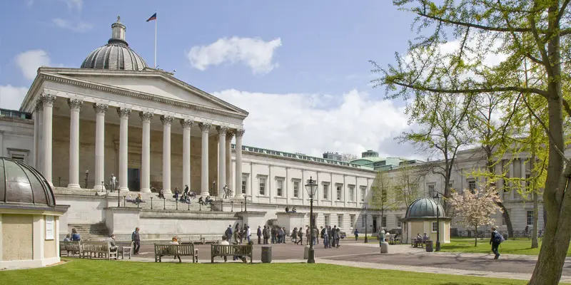 Londra Üniversitesi Akademisi