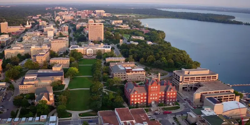 Wisconsin-Madison Üniversitesi