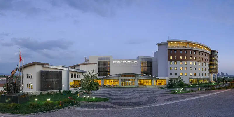Ufuk Üniversitesi