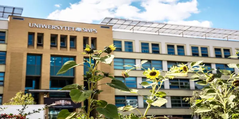Varşova Sosyal Ve Beşeri Bilimler Üniversitesi