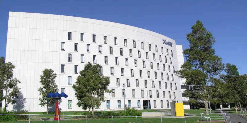Deakin Üniversitesi