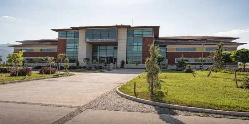 Necmettin Erbakan Üniversitesi