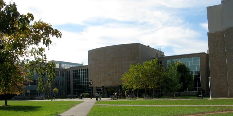 McMaster Üniversitesi