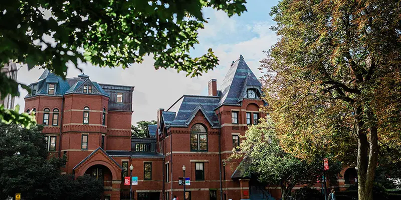 Boston Üniversitesi
