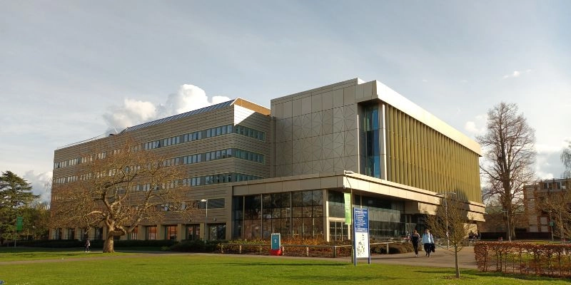 Reading Üniversitesi