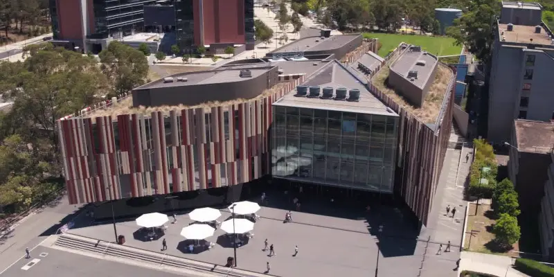 Macquarie Üniversitesi