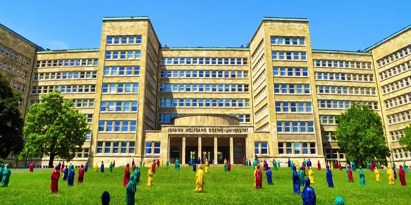 Almanya'nın en iyi devlet üniversitesi Goethe-University Frankfurt am Main hakkında daha fazla bilgi alın