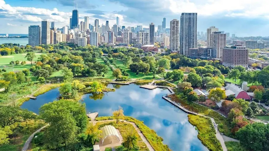 Chicago, Illinois şehrindeki en iyi üniversitelere danışmanlık ediyoruz.