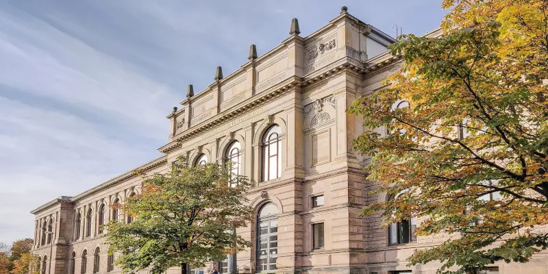 Almanya'nın en iyi devlet üniversitesi Technische Universität Braunschweig hakkında daha fazla bilgi alın
