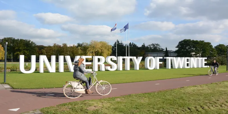 Hollanda'nın en iyi devlet üniversitesi University Of Twente hakkında daha fazla bilgi alın