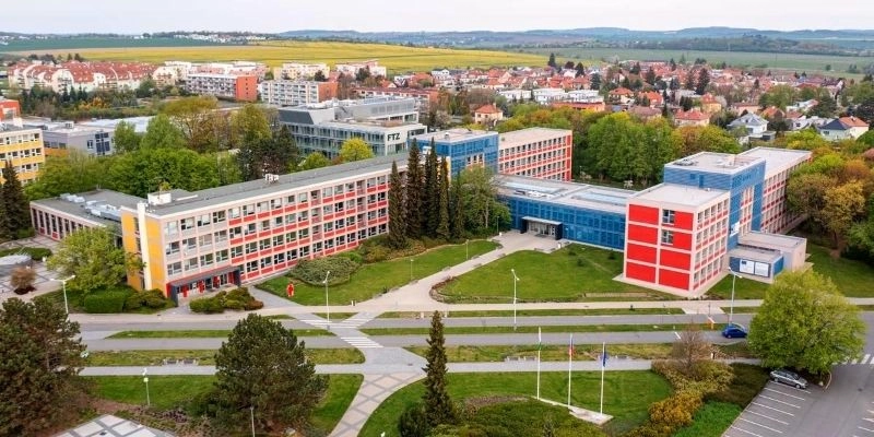 Çek Yaşam Bilimleri Üniversitesi