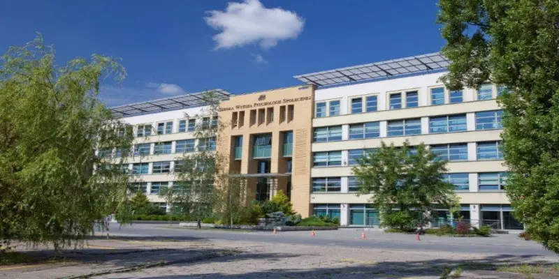 Varşova Sosyal Ve Beşeri Bilimler Üniversitesi