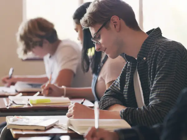 IELTS’te yüksek puan hedefiniz için stratejik düşünme ve zaman yönetimi tekniklerini öğrenin.